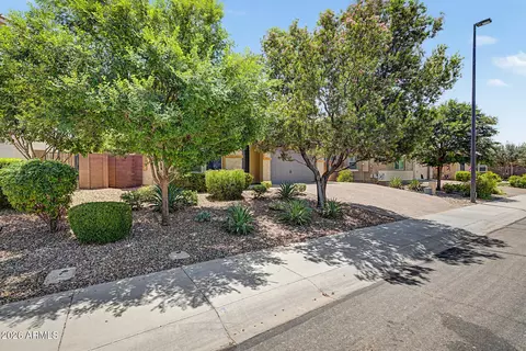 Exterior - 2707 E Daniel Dr, Gilbert, AZ 85298 photo 3 of 19