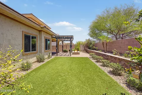 Exterior - 2707 E Daniel Dr, Gilbert, AZ 85298 photo 2 of 19