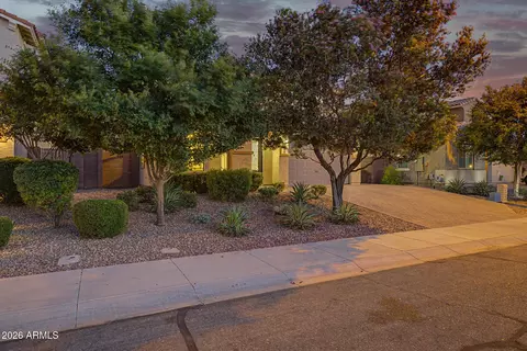 Exterior - 2707 E Daniel Dr, Gilbert, AZ 85298 photo 4 of 19
