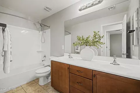 Bath - 2707 E Daniel Dr, Gilbert, AZ 85298 photo 6 of 7