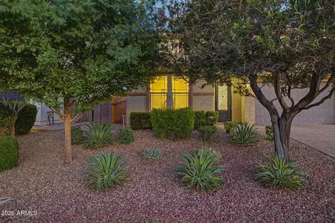 Exterior - 2707 E Daniel Dr, Gilbert, AZ 85298 photo 6 of 19