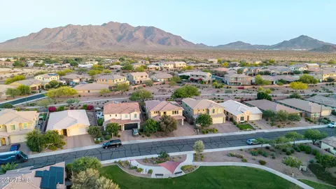 View/Area - 2707 E Daniel Dr, Gilbert, AZ 85298 photo 4 of 31