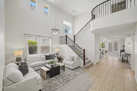 2707 E Daniel Dr, Gilbert, AZ 85298