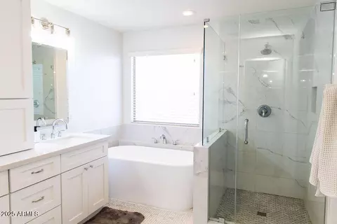 Bath - 2679 E Vermont Ct, Gilbert, AZ 85295 photo 5 of 10