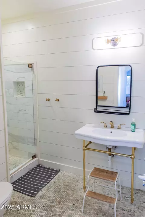 Bath - 2679 E Vermont Ct, Gilbert, AZ 85295 photo 1 of 10