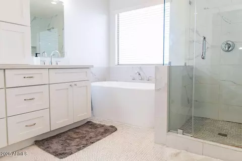 Bath - 2679 E Vermont Ct, Gilbert, AZ 85295 photo 6 of 10