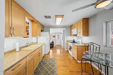 Kitchen - 1524 Earll Dr, Phoenix, AZ 85014 photo 1 of 6
