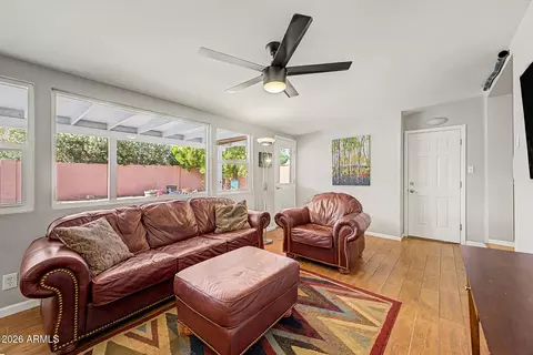 Living - 1524 Earll Dr, Phoenix, AZ 85014 photo 5 of 7