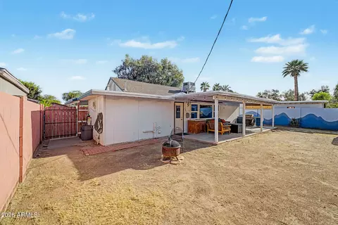 Exterior - 1524 Earll Dr, Phoenix, AZ 85014 photo 8 of 10