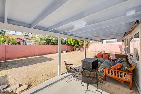 Exterior - 1524 Earll Dr, Phoenix, AZ 85014 photo 4 of 10