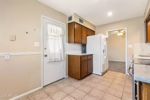 Kitchen - 6218 E Boise St, Mesa, AZ 85205 photo 3 of 5