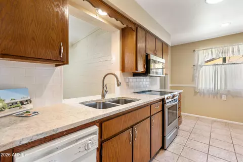 Kitchen - 6218 E Boise St, Mesa, AZ 85205 photo 4 of 5
