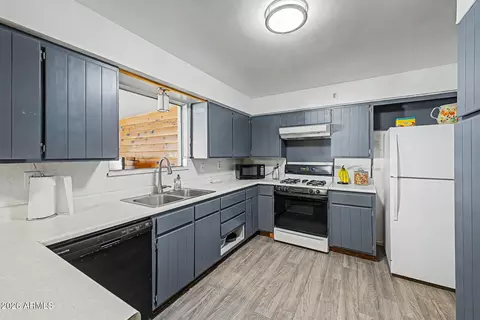 Kitchen - 10202 E Jones Ave, Mesa, AZ 85208 photo 1 of 2