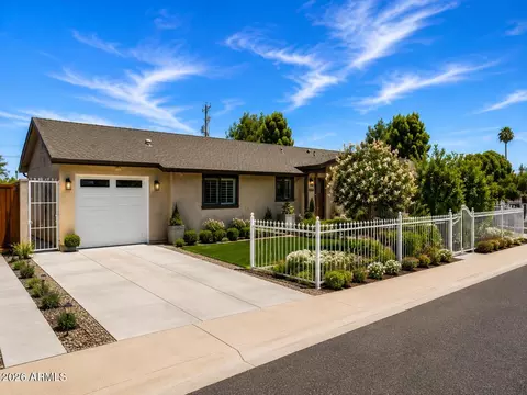 Exterior - 1826 W Oraibi Dr, Phoenix, AZ 85027 photo 1 of 4