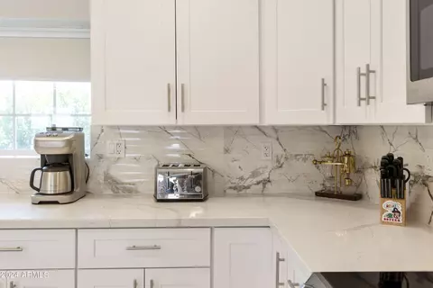 Kitchen - 1826 W Oraibi Dr, Phoenix, AZ 85027 photo 4 of 5