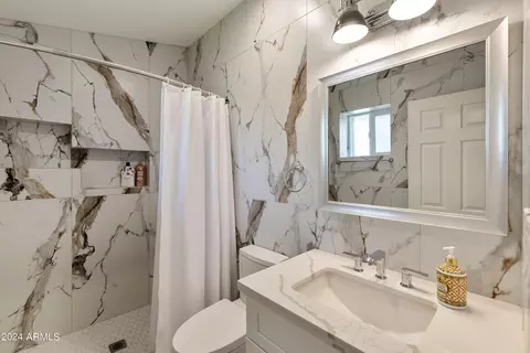 Bath - 1826 W Oraibi Dr, Phoenix, AZ 85027 photo 2 of 2