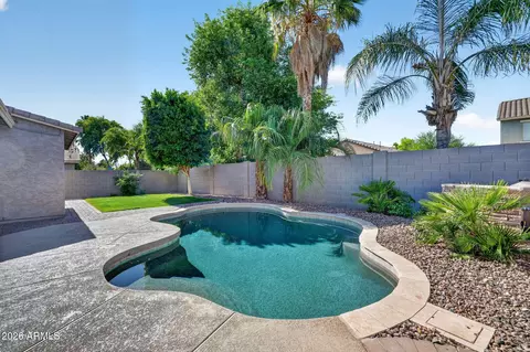 Exterior - 3536 E Fairview St, Gilbert, AZ 85295 photo 4 of 8
