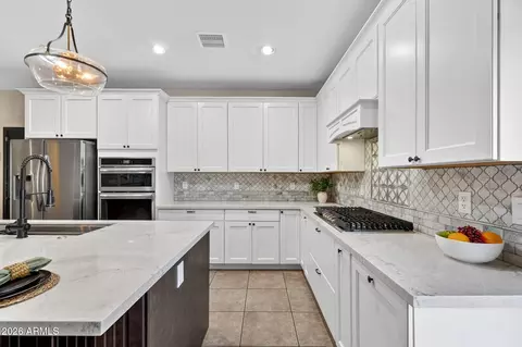 Kitchen - 3536 E Fairview St, Gilbert, AZ 85295 photo 6 of 11
