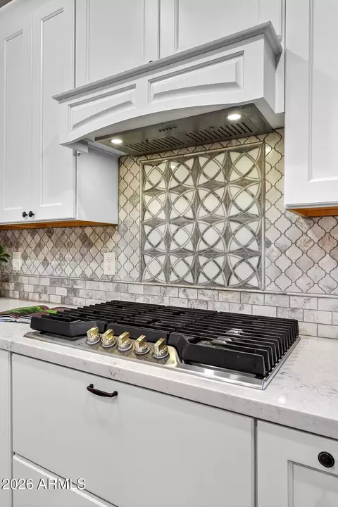 Kitchen - 3536 E Fairview St, Gilbert, AZ 85295 photo 8 of 11