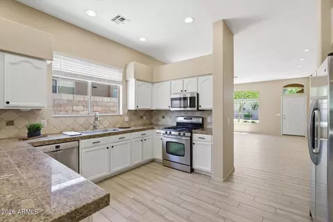Kitchen - 4606 E Chisum Trl, Phoenix, AZ 85050 photo 1 of 5