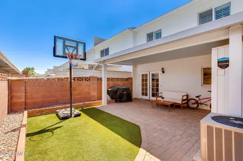Exterior - 4081 E Campbell Ave, Phoenix, AZ 85018 photo 3 of 5
