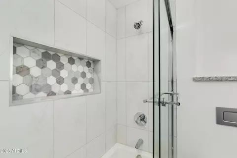 Bath - 4081 E Campbell Ave, Phoenix, AZ 85018 photo 5 of 5