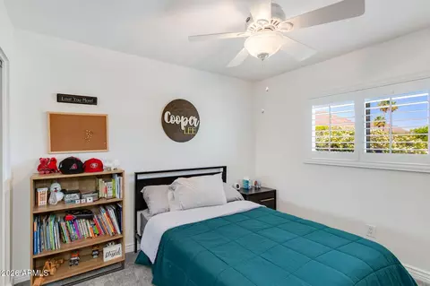 Bedroom - 4081 E Campbell Ave, Phoenix, AZ 85018 photo 2 of 2