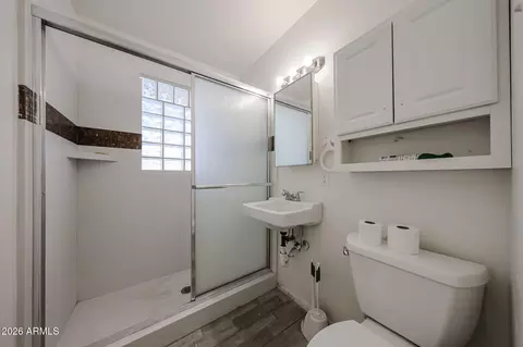 Bath - 10226 N 15th Ave, Phoenix, AZ 85021 photo 1 of 3