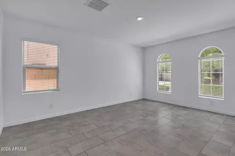 Living - 9930 E Timpani Ln, Mesa, AZ 85212 photo 2 of 9