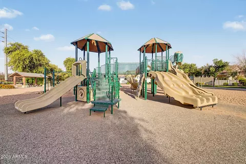 View/Area - 2732 E Tamarisk St, Gilbert, AZ 85296 photo 5 of 6