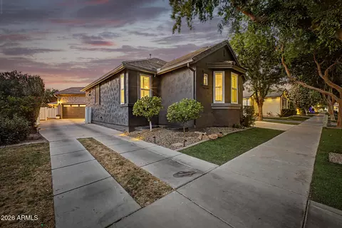 Exterior - 2732 E Tamarisk St, Gilbert, AZ 85296 photo 3 of 21