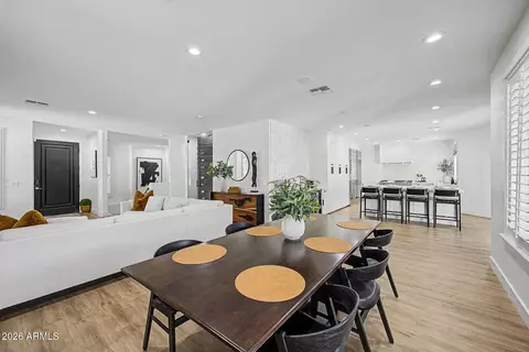 Dining - 2732 E Tamarisk St, Gilbert, AZ 85296 photo 2 of 2