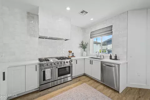 Kitchen - 2732 E Tamarisk St, Gilbert, AZ 85296 photo 3 of 5