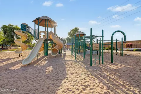View/Area - 2732 E Tamarisk St, Gilbert, AZ 85296 photo 4 of 6