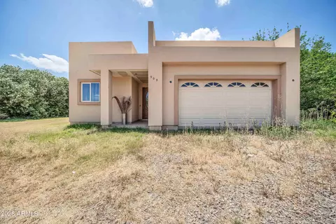 909 W Tamarisk St, Phoenix, AZ 85041