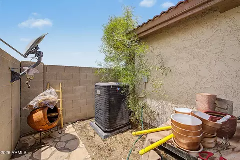 Exterior - 1024 E Frye Rd #1056, Phoenix, AZ 85048 photo 4 of 10