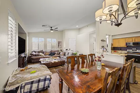 Dining - 1024 E Frye Rd #1056, Phoenix, AZ 85048 photo 1 of 2