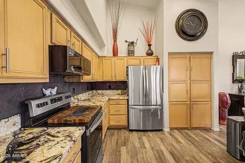 Kitchen - 1024 E Frye Rd #1056, Phoenix, AZ 85048 photo 2 of 4