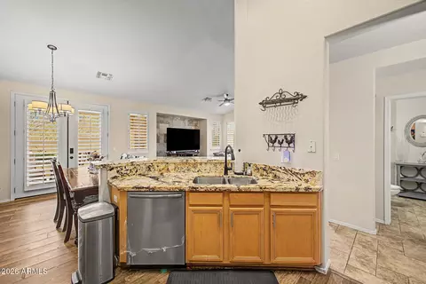 Kitchen - 1024 E Frye Rd #1056, Phoenix, AZ 85048 photo 4 of 4