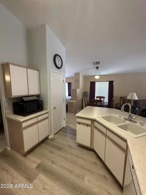 Kitchen - 2022 W Townley Ave, Phoenix, AZ 85021 photo 3 of 4