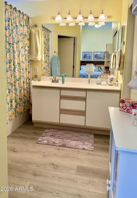Bath - 2022 W Townley Ave, Phoenix, AZ 85021 photo 1 of 2