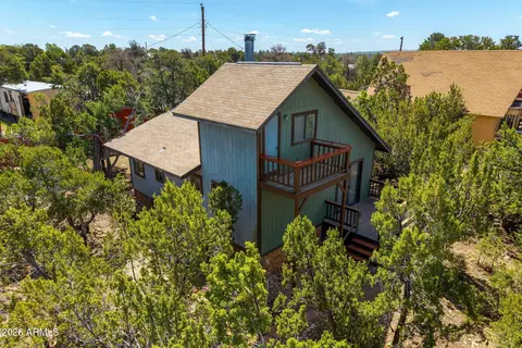 3563 Starlite Dr, Overgaard, AZ 85933