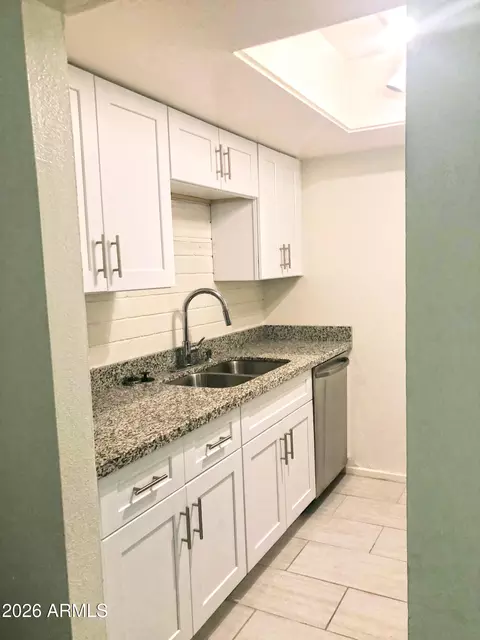 Kitchen - 1718 E Campbell Ave #MUI, Phoenix, AZ 85016 photo 1 of 2