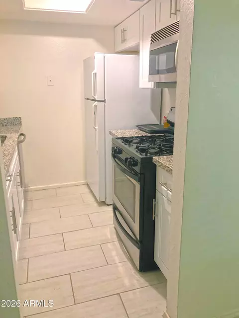 Kitchen - 1718 E Campbell Ave #MUI, Phoenix, AZ 85016 photo 2 of 2