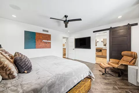 Bedroom - 333 E Deepdale Rd, Phoenix, AZ 85022 photo 1 of 10