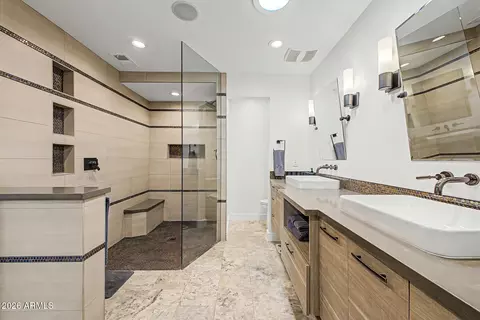 Bath - 333 E Deepdale Rd, Phoenix, AZ 85022 photo 3 of 7