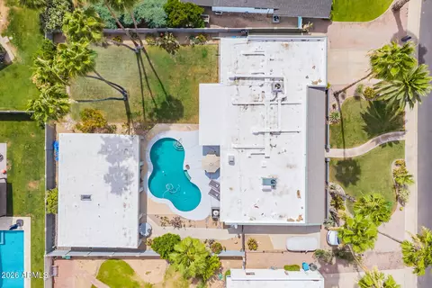 View/Area - 333 E Deepdale Rd, Phoenix, AZ 85022 photo 2 of 3