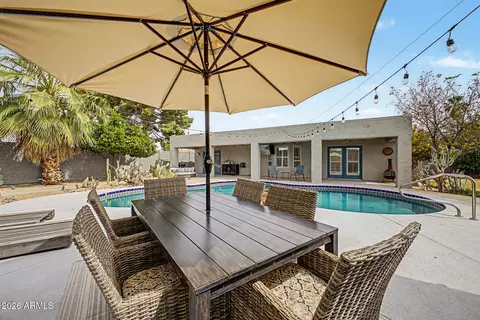 Exterior - 333 E Deepdale Rd, Phoenix, AZ 85022 photo 7 of 12