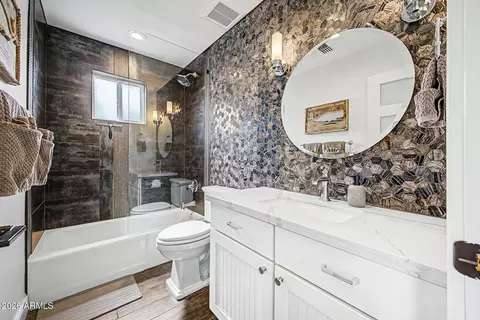 Bath - 333 E Deepdale Rd, Phoenix, AZ 85022 photo 5 of 7