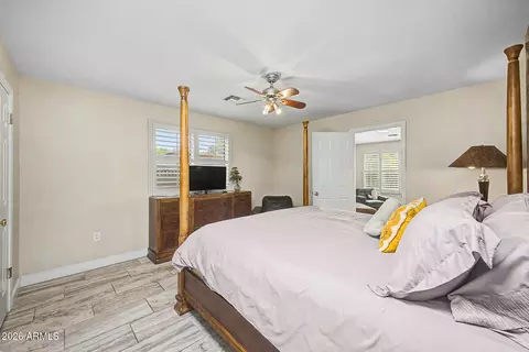 Bedroom - 333 E Deepdale Rd, Phoenix, AZ 85022 photo 8 of 10